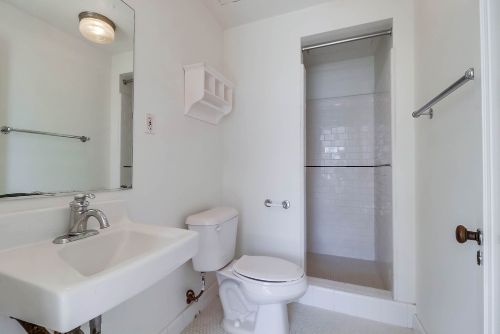 Virtual tour photo 20 of 21 for 702 Ash St