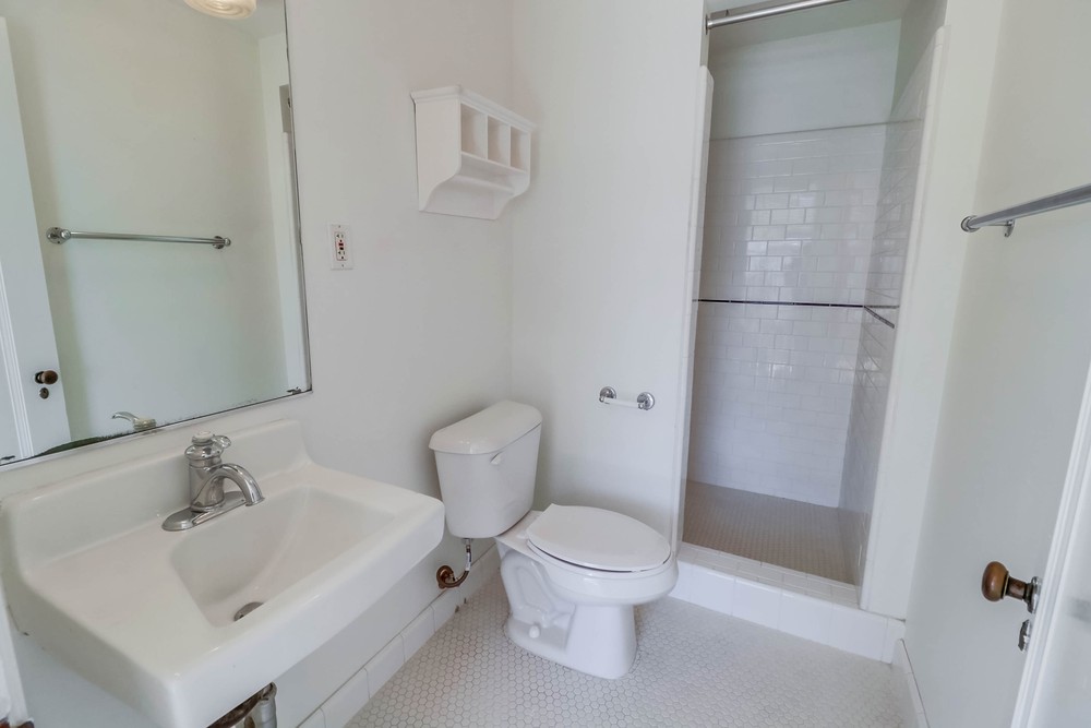 Virtual tour photo 21 of 21 for 702 Ash St
