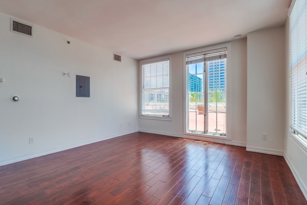 Virtual tour photo 13 of 29 for 702 Ash St UNIT 202