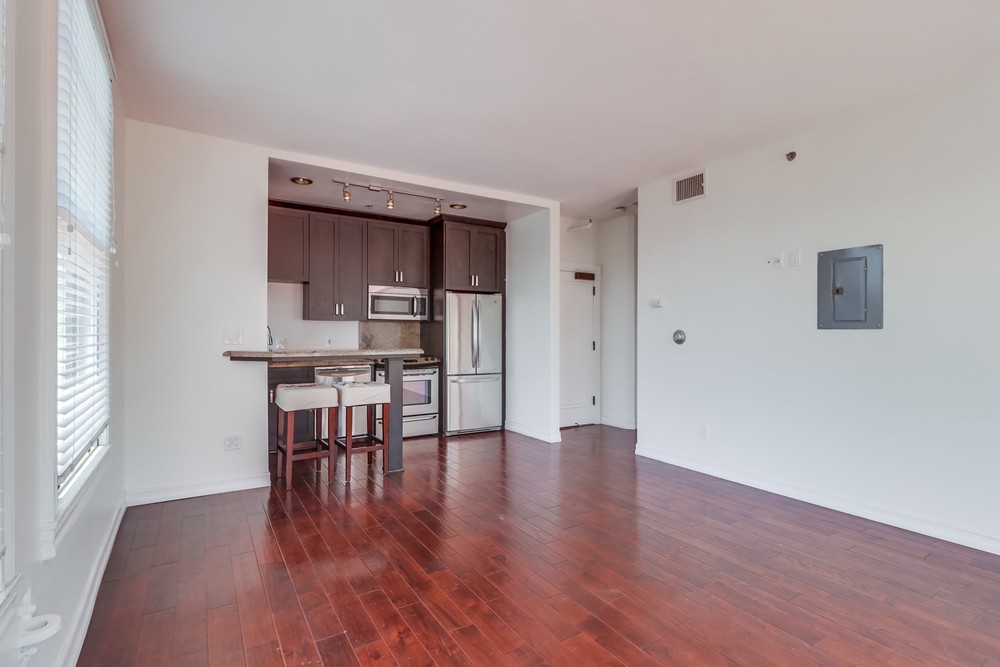 Virtual tour photo 15 of 29 for 702 Ash St UNIT 202