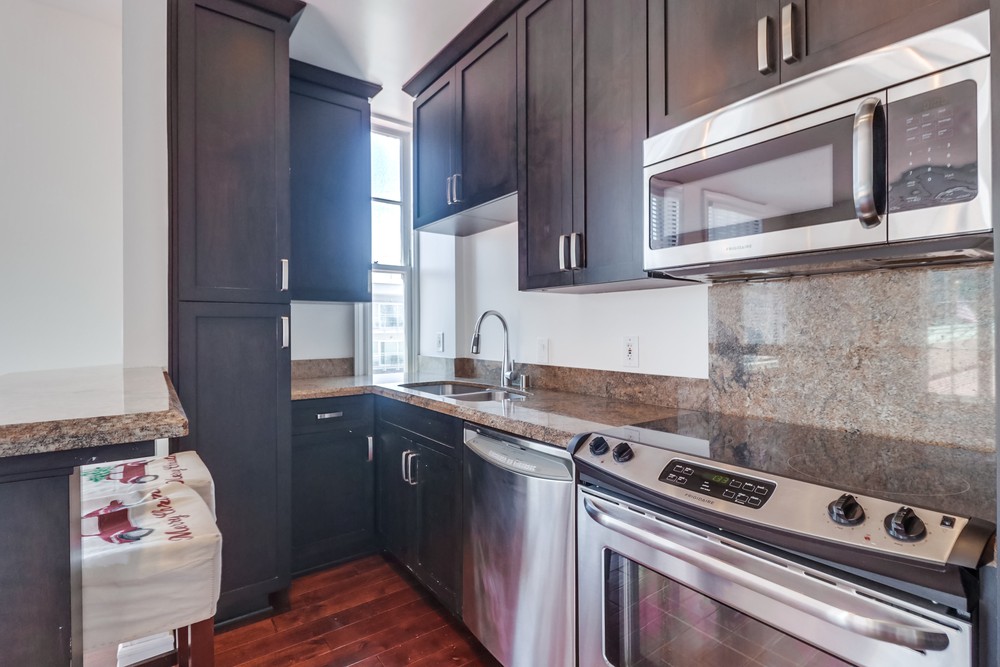 Virtual tour photo 19 of 29 for 702 Ash St UNIT 202