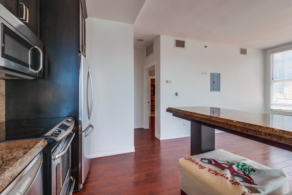 Virtual tour photo 20 of 29 for 702 Ash St UNIT 202