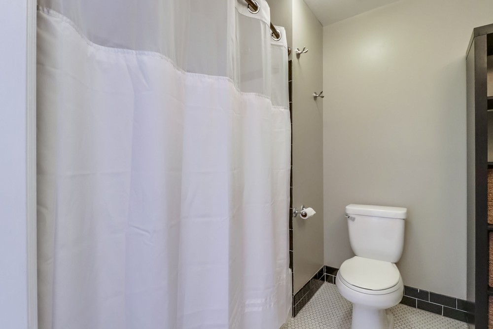 Virtual tour photo 26 of 29 for 702 Ash St UNIT 202