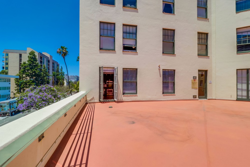Virtual tour photo 27 of 29 for 702 Ash St UNIT 202