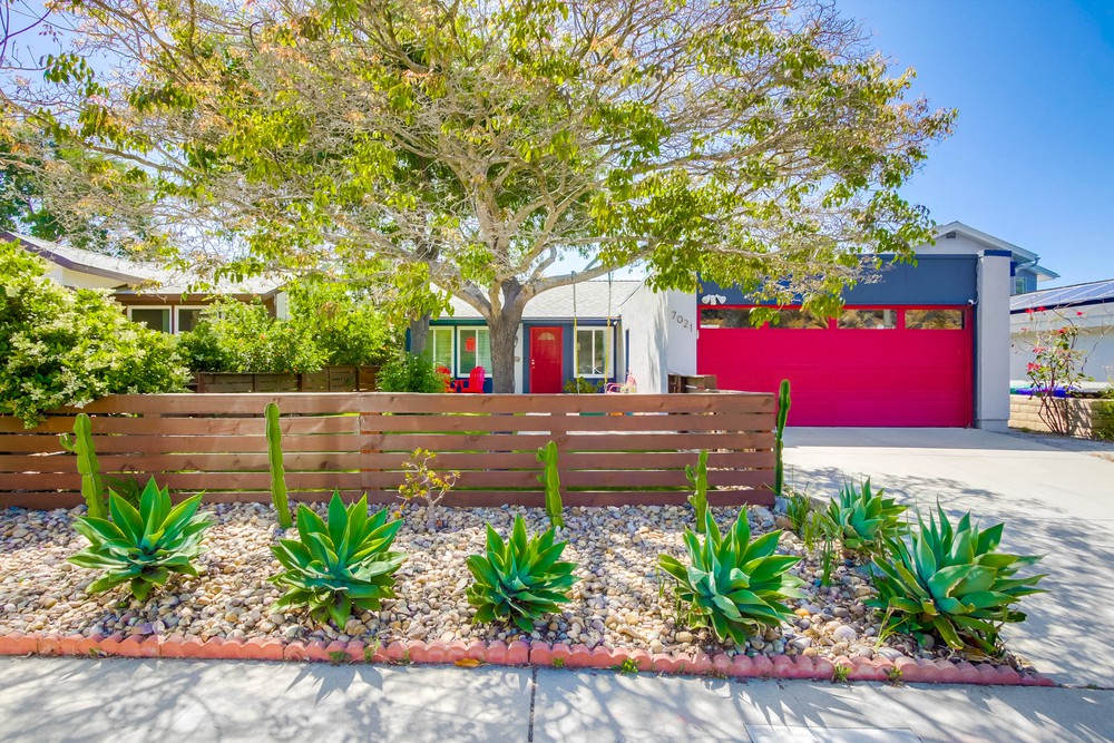 Virtual tour photo 1 of 40 for 7021 Barker Way