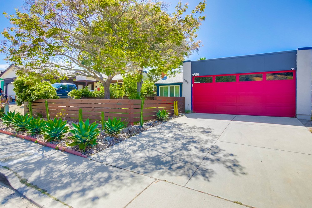 Virtual tour photo 3 of 40 for 7021 Barker Way