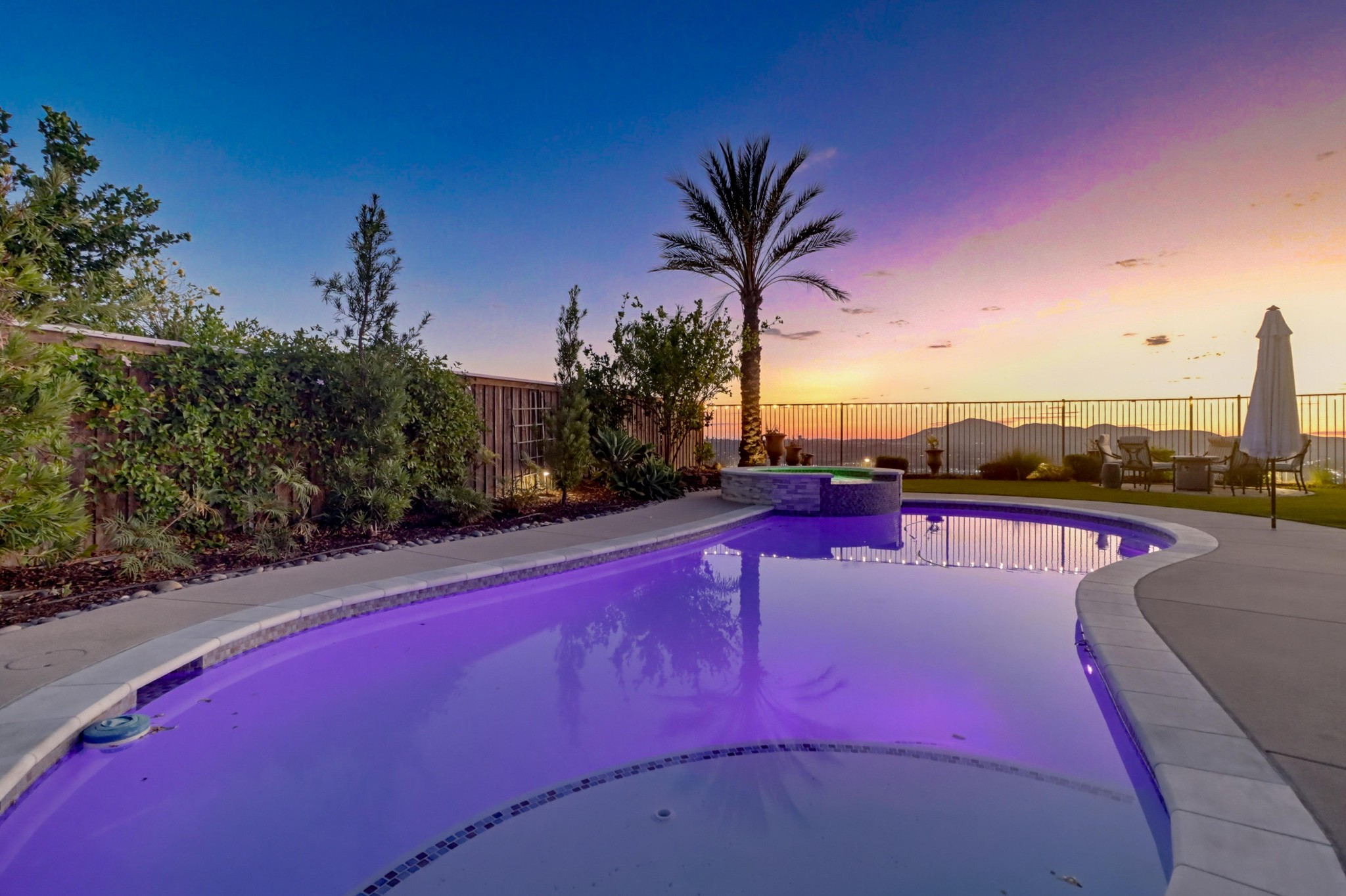 Virtual tour photo 14 of 135 for 7024 Mariposa St