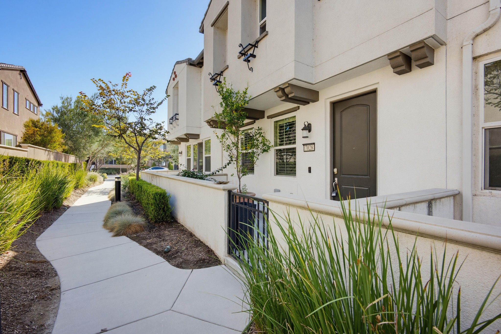 Virtual tour photo 1 of 46 for 7028 Montecito Ln
