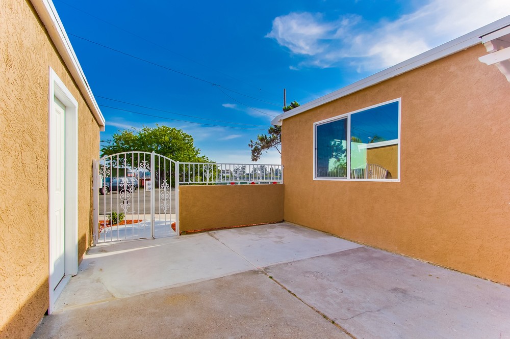Virtual tour photo 5 of 48 for 7030 Arillo Street
