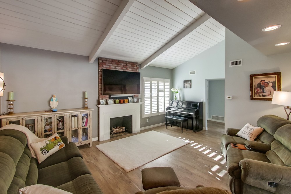 Virtual tour photo 5 of 49 for 7038 Everglades Ave