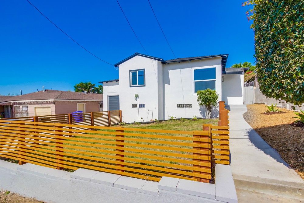Virtual tour photo 3 of 25 for 704 Iona Dr