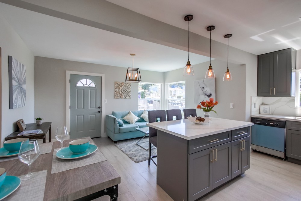 Virtual tour photo 8 of 25 for 704 Iona Dr