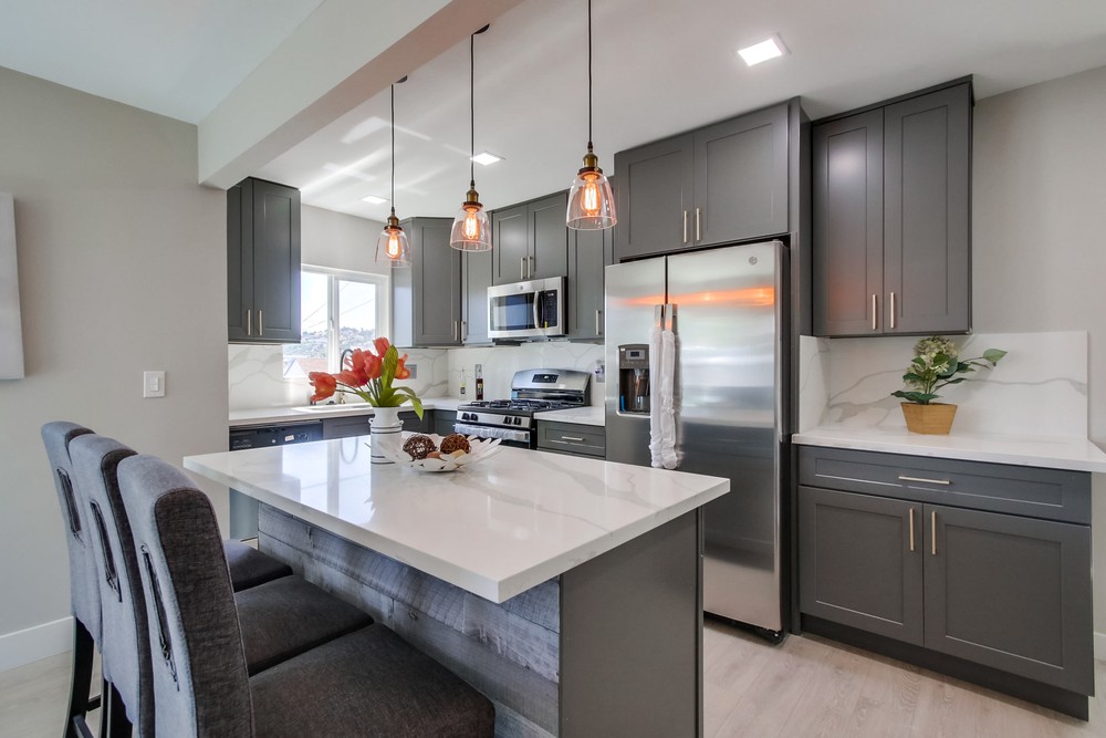 Virtual tour photo 9 of 25 for 704 Iona Dr