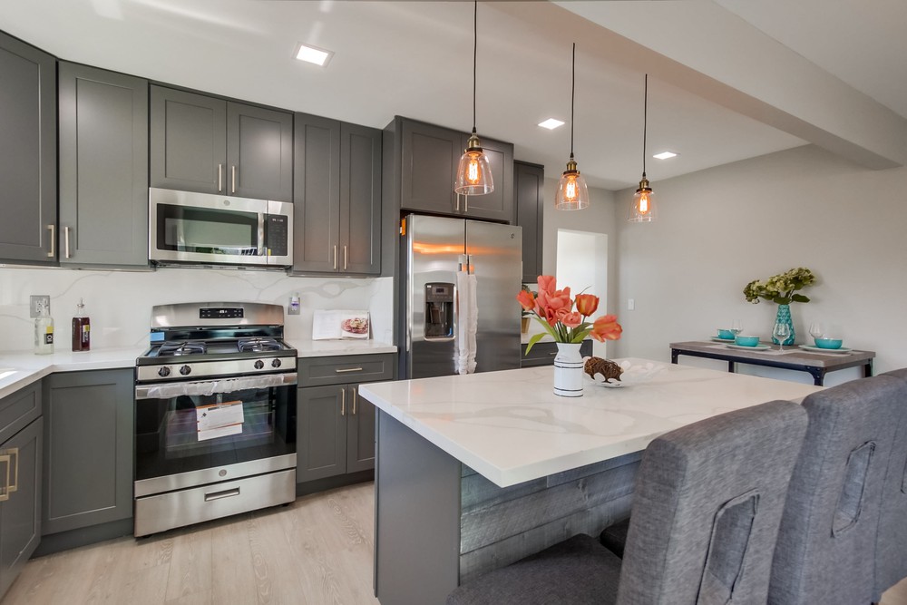Virtual tour photo 10 of 25 for 704 Iona Dr