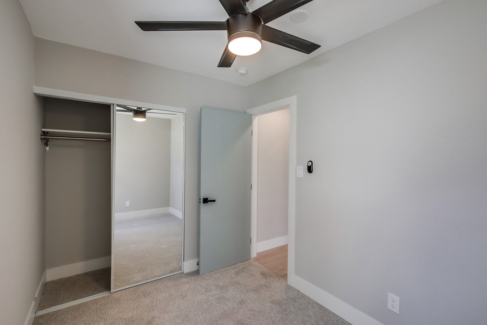 Virtual tour photo 19 of 25 for 704 Iona Dr