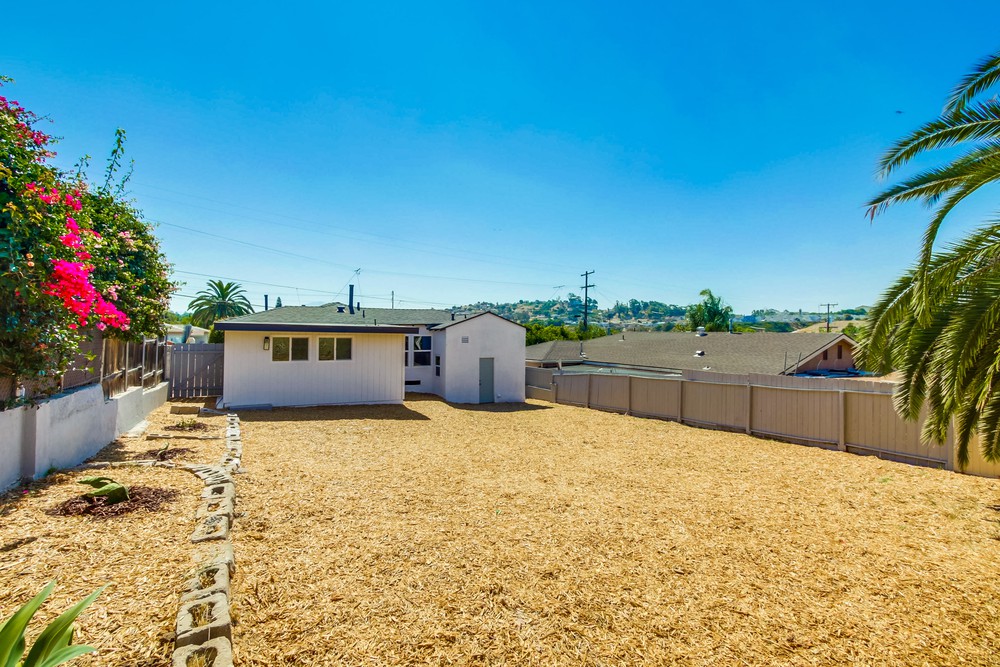 Virtual tour photo 24 of 25 for 704 Iona Dr