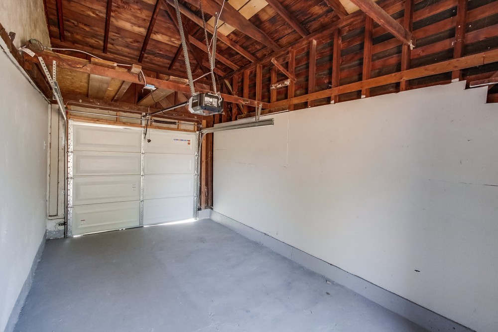 Virtual tour photo 26 of 25 for 704 Iona Dr