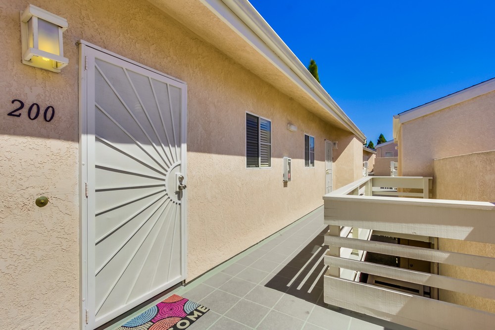 Virtual tour photo 4 of 35 for 7043 Camino Degrazia #200
