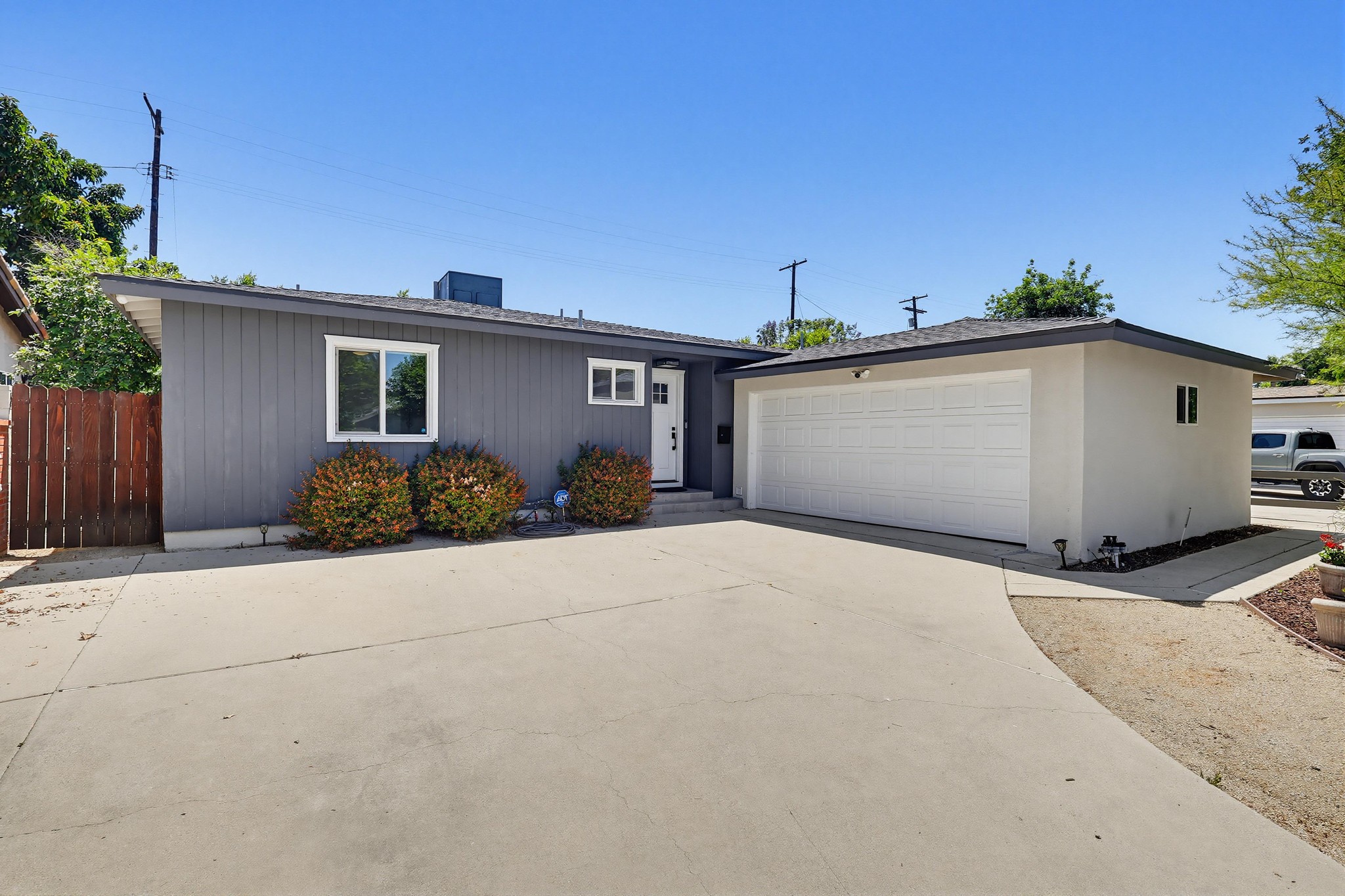 Virtual tour photo 6 of 67 for 7058 Fullbright Ave