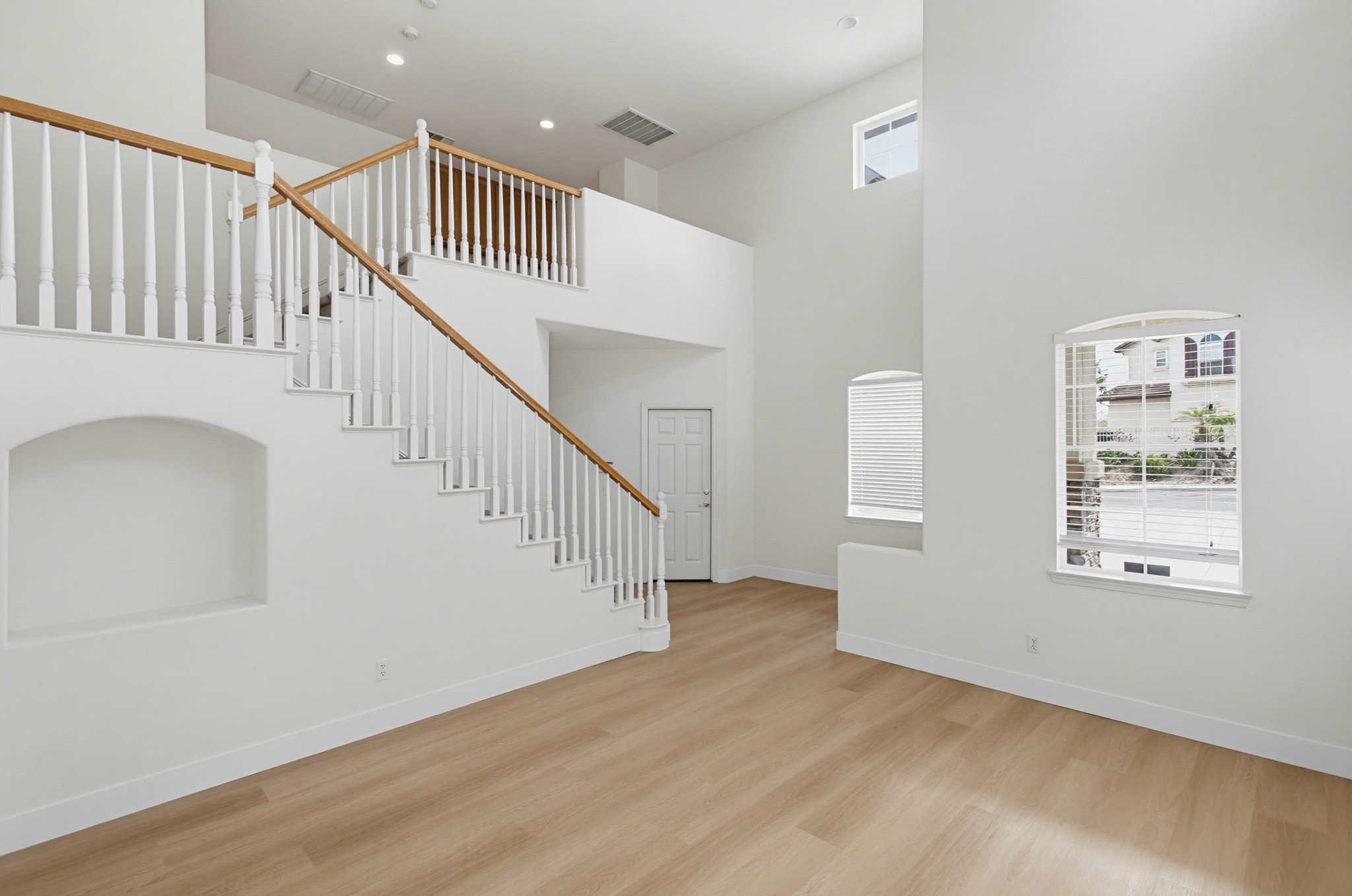 Virtual tour photo 9 of 69 for 706 Casita Ln