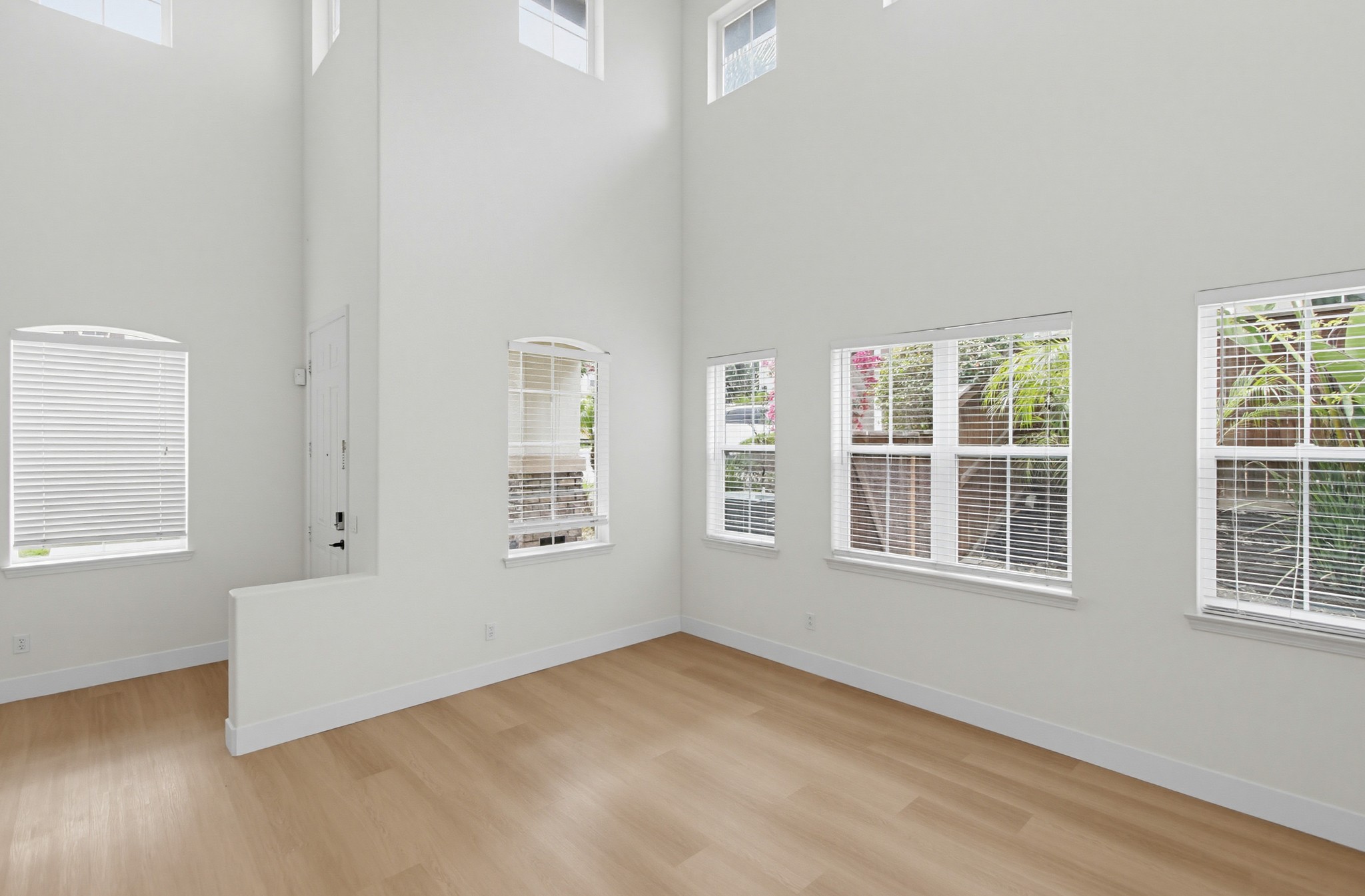 Virtual tour photo 10 of 69 for 706 Casita Ln