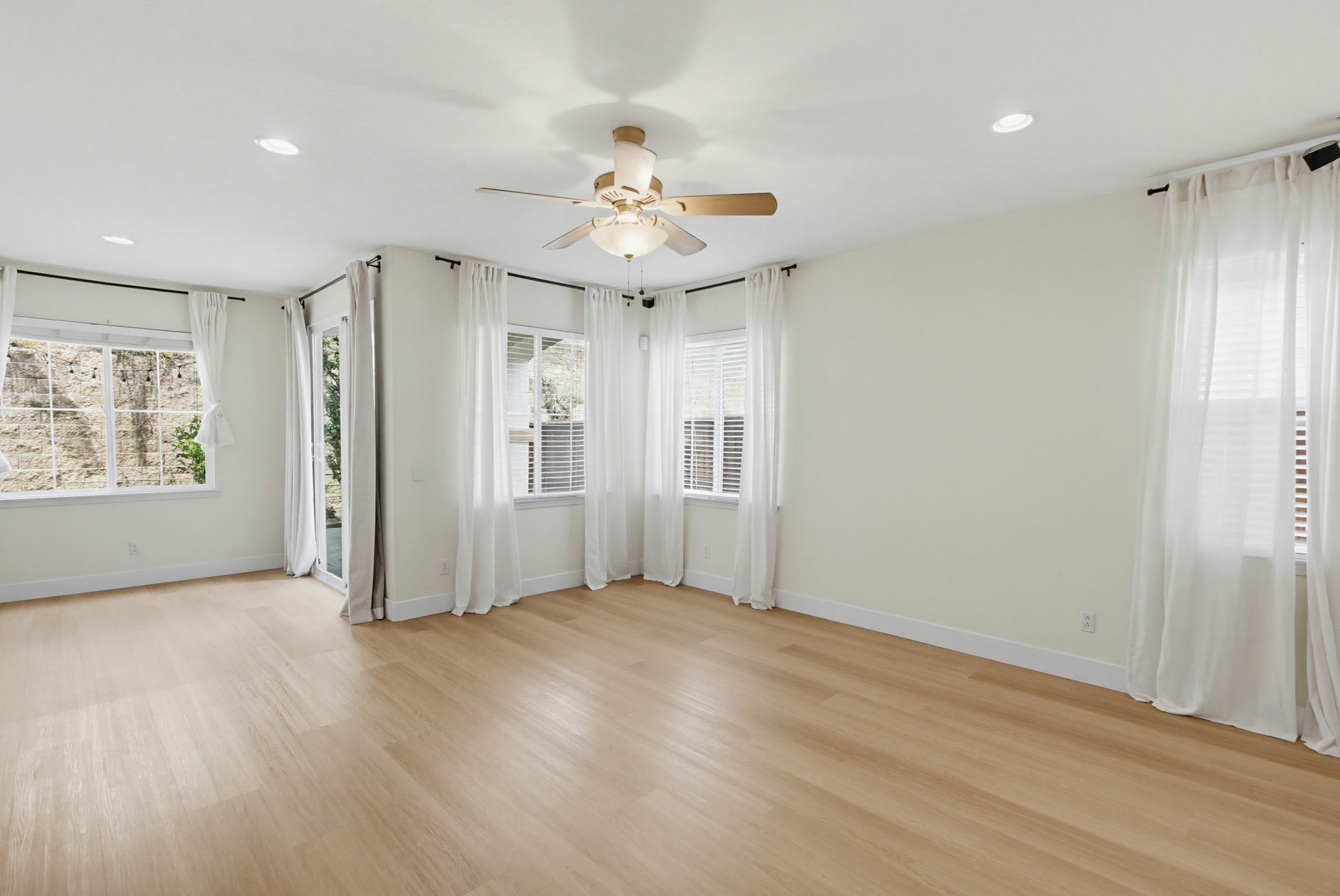Virtual tour photo 14 of 69 for 706 Casita Ln