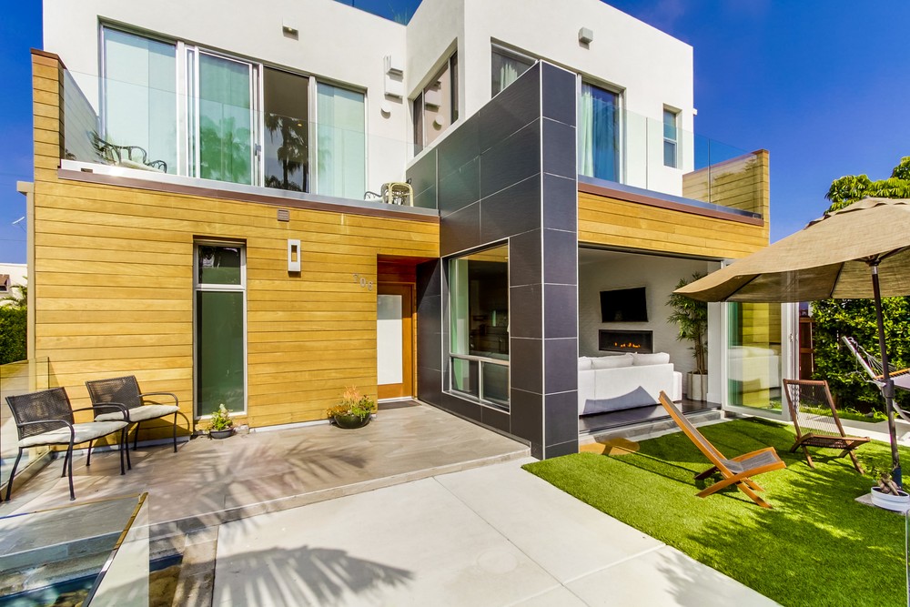 Virtual tour photo 4 of 49 for 706 Sapphire St