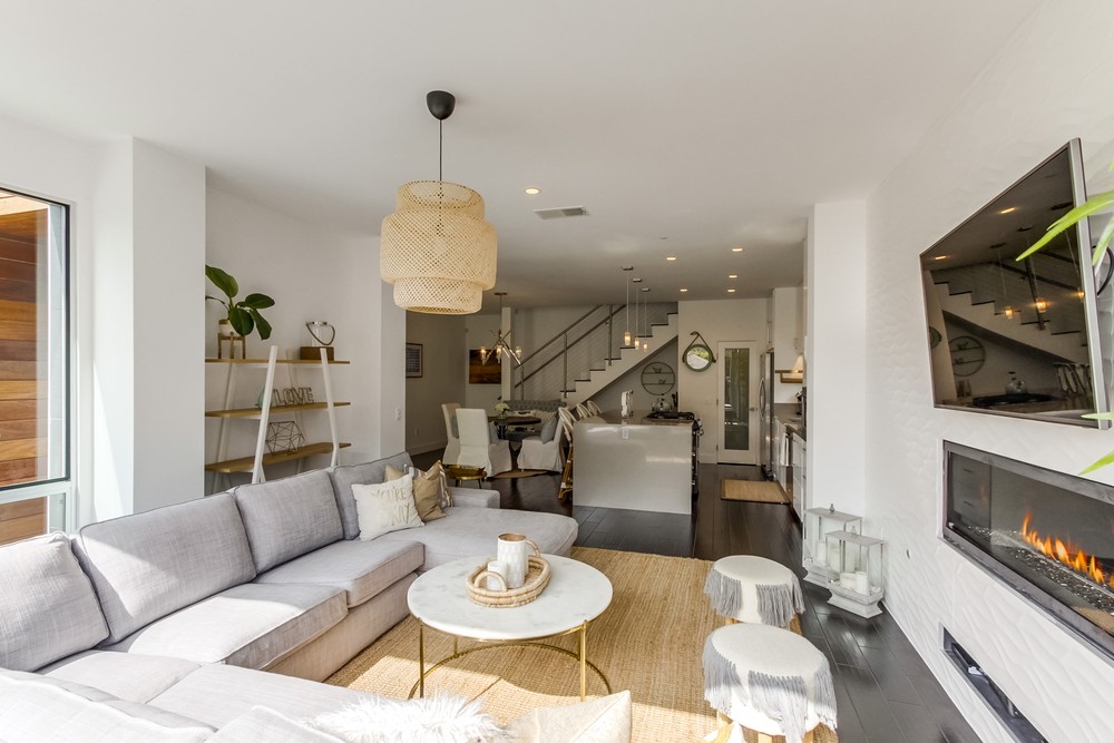 Virtual tour photo 11 of 49 for 706 Sapphire St