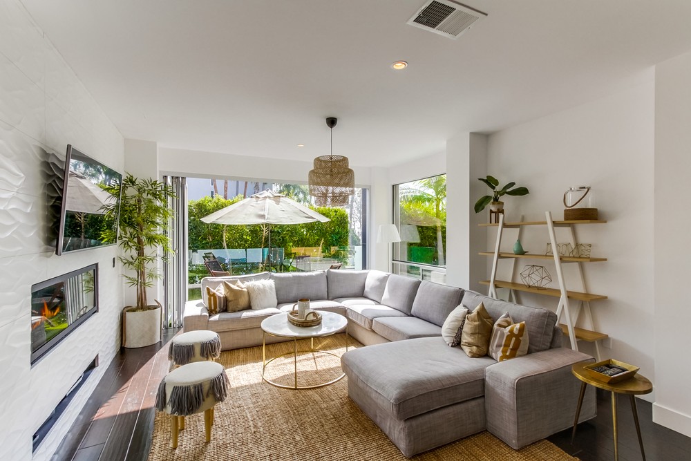 Virtual tour photo 14 of 49 for 706 Sapphire St