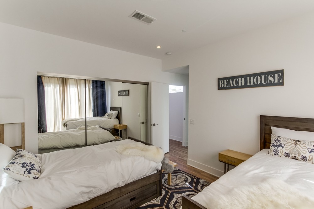 Virtual tour photo 34 of 49 for 706 Sapphire St