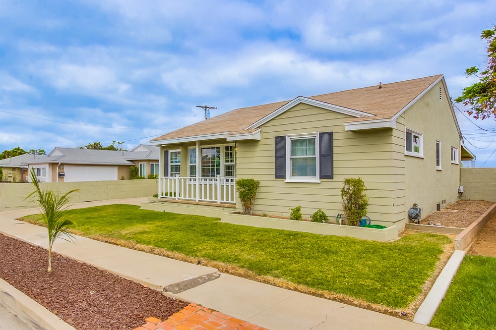 Virtual tour photo 3 of 46 for 7068 Glenroy Street