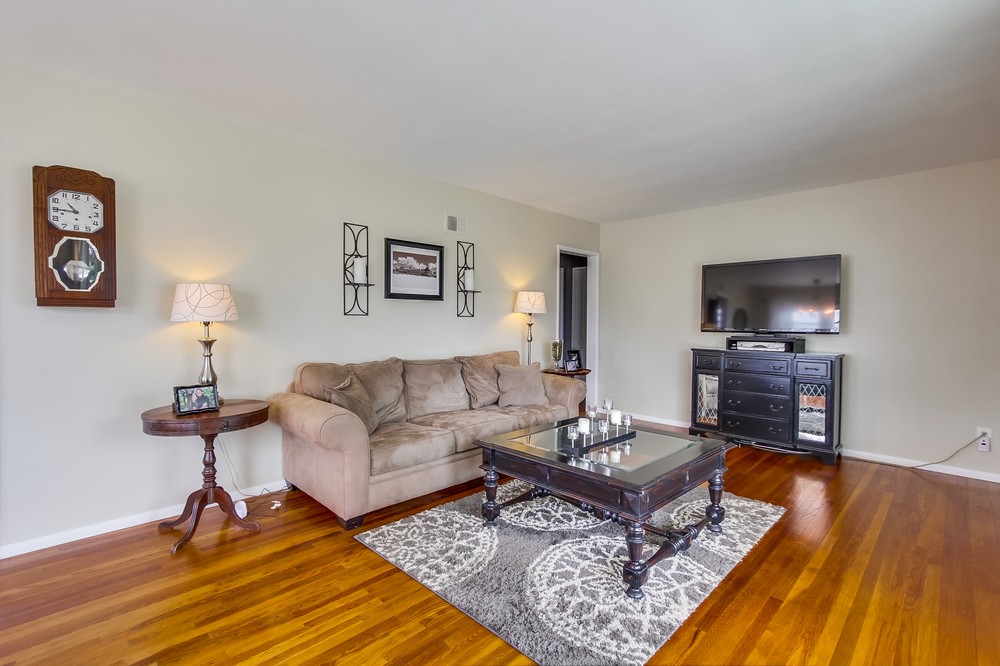 Virtual tour photo 12 of 46 for 7068 Glenroy Street