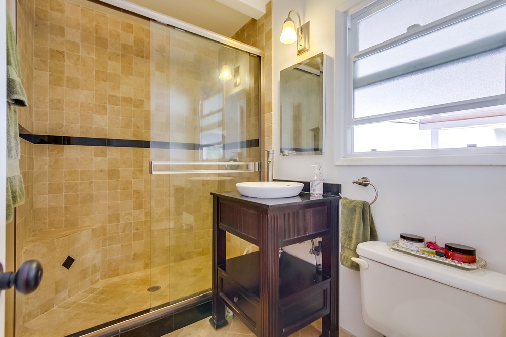 Virtual tour photo 27 of 46 for 7068 Glenroy Street