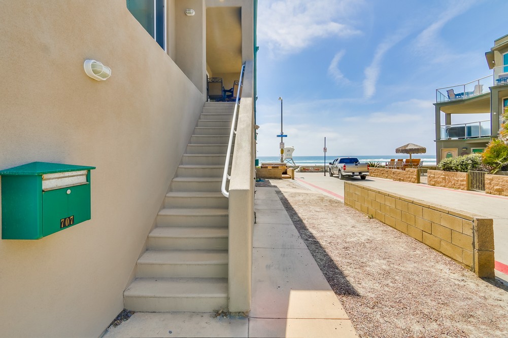 Virtual tour photo 6 of 54 for 707 San Rafael Pl