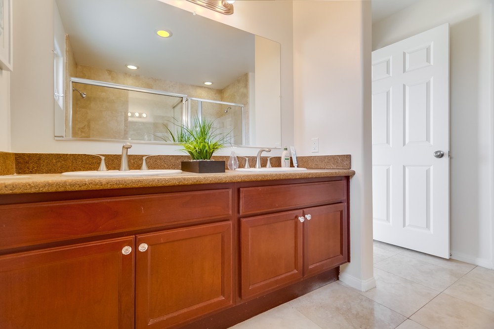 Virtual tour photo 31 of 54 for 707 San Rafael Pl