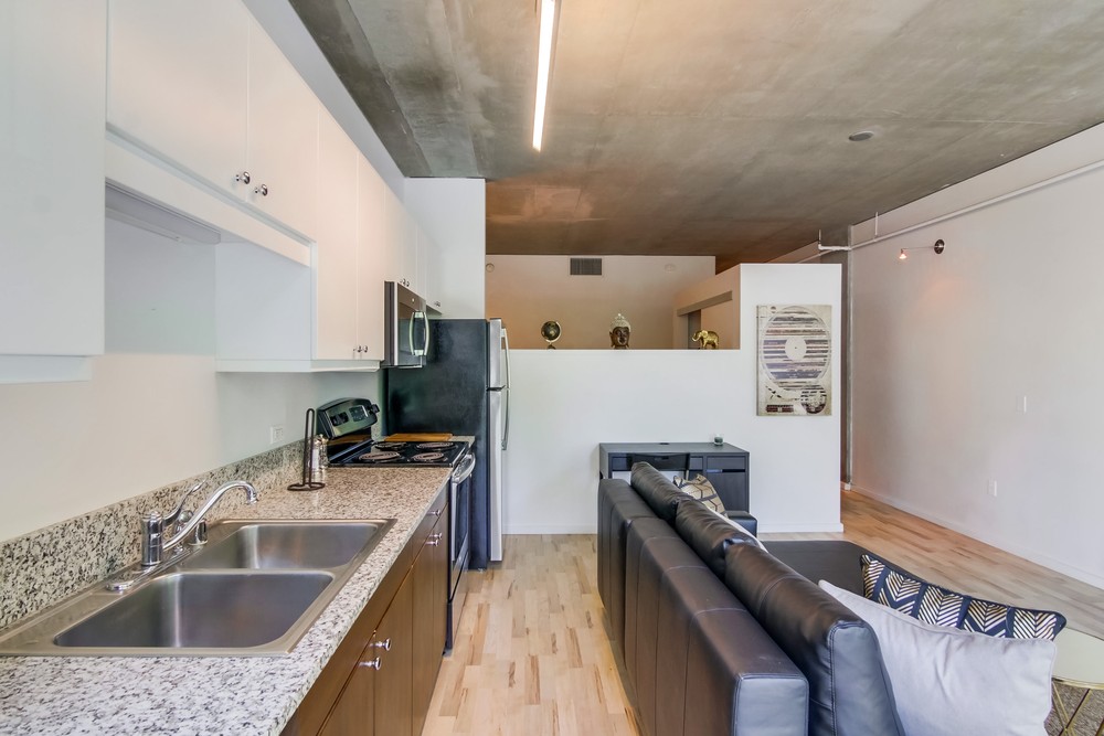 Virtual tour photo 16 of 28 for 707 Tenth Ave