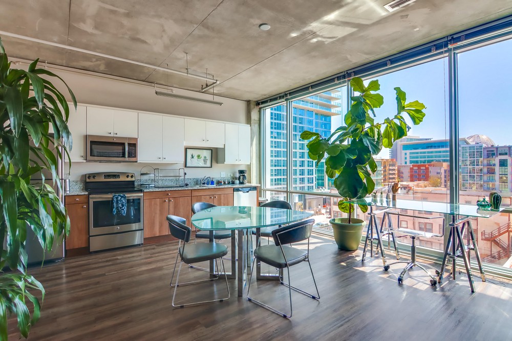 Virtual tour photo 10 of 38 for 707 Tenth Ave