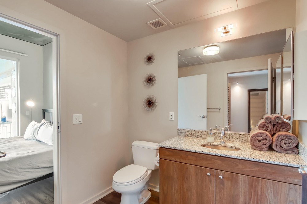 Virtual tour photo 31 of 38 for 707 Tenth Ave
