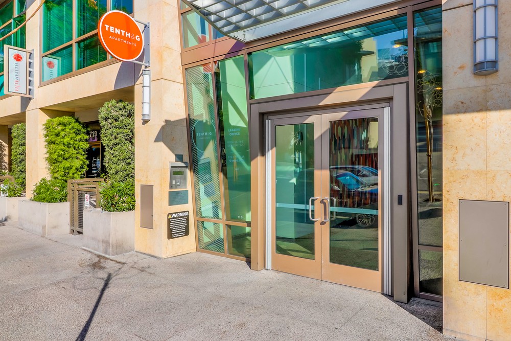 Virtual tour photo 4 of 39 for 707 Tenth Ave