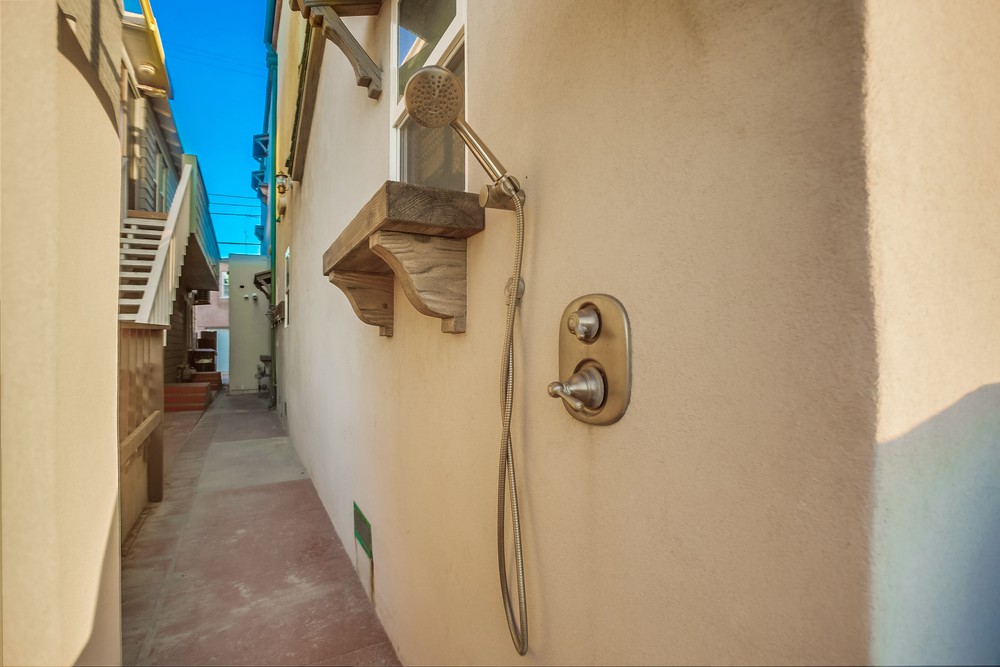 Virtual tour photo 80 of 106 for 708 Liverpool Ct
