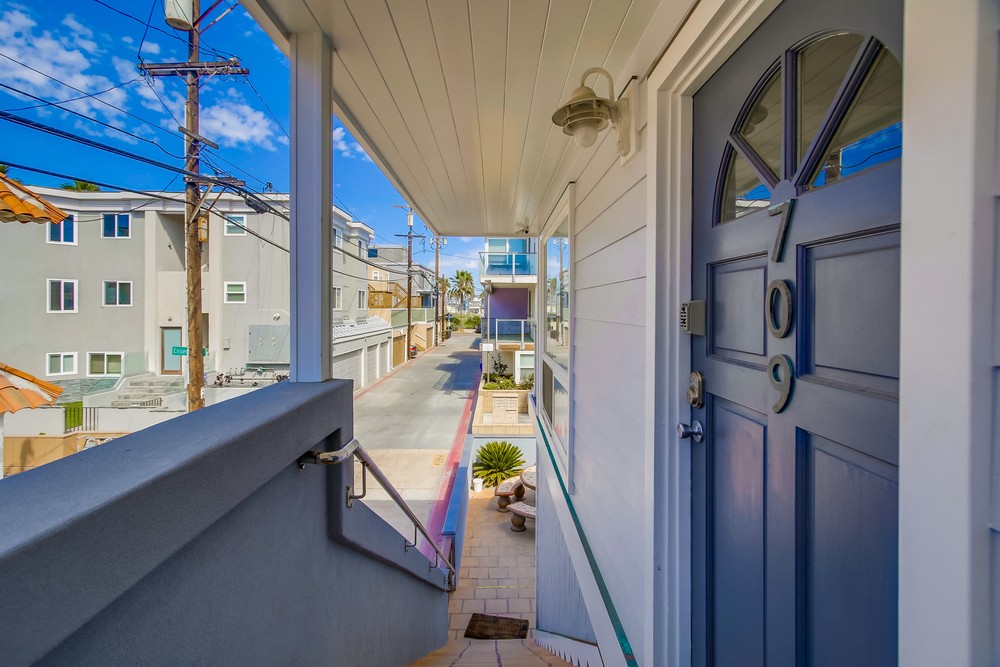 Virtual tour photo 10 of 69 for 709 Ensenada Ct