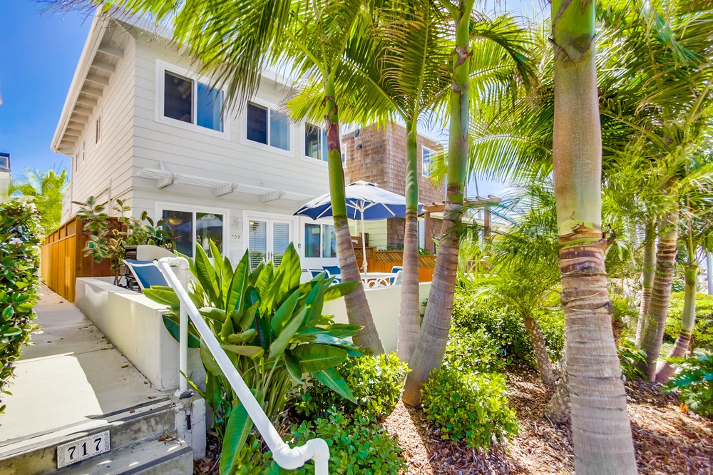 Virtual tour photo 3 of 42 for 709 Law Street
