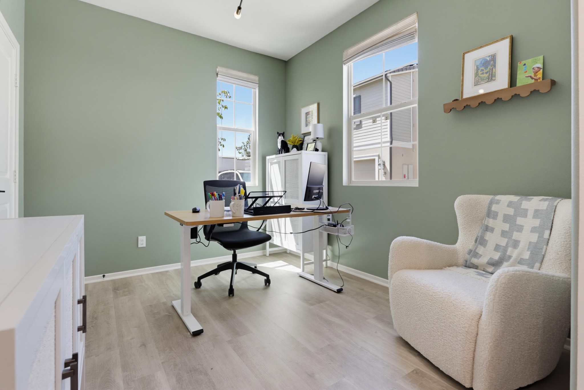 Virtual tour photo 7 of 46 for 709 Merit Dr
