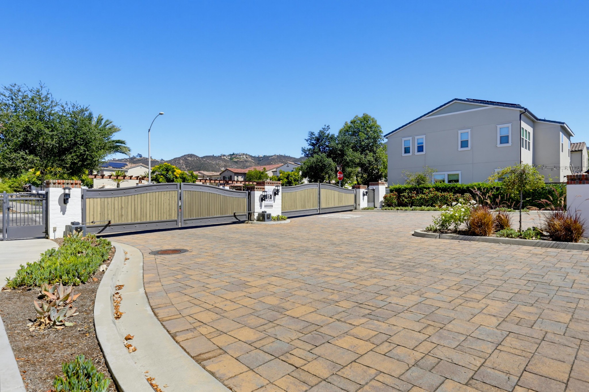 Virtual tour photo 44 of 46 for 709 Merit Dr