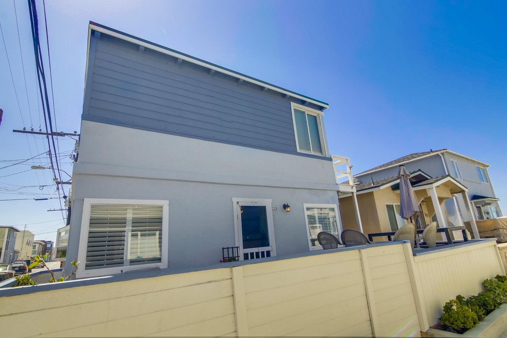 Virtual tour photo 1 of 32 for 709 Whiting Ct