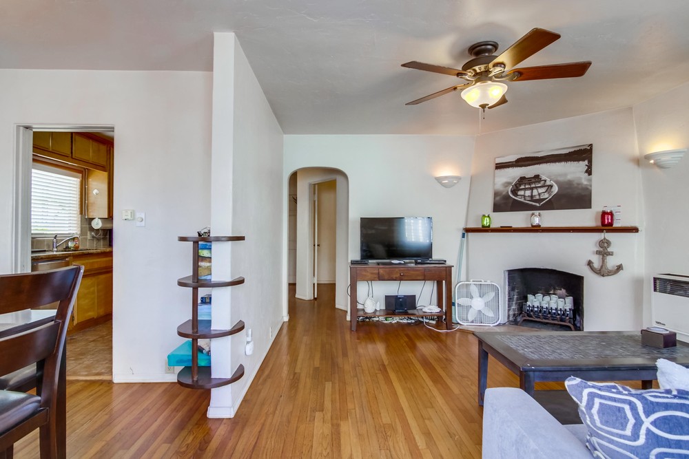 Virtual tour photo 9 of 32 for 709 Whiting Ct