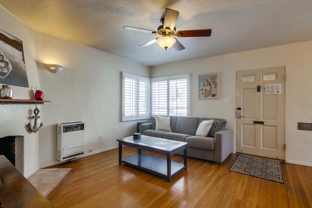 Virtual tour photo 14 of 32 for 709 Whiting Ct