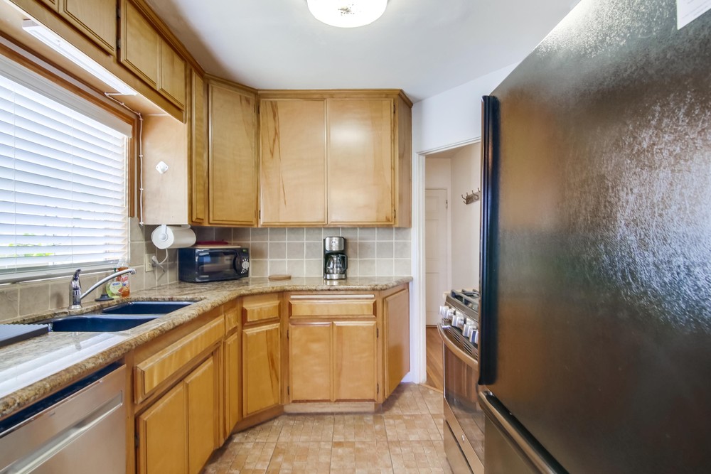 Virtual tour photo 19 of 32 for 709 Whiting Ct