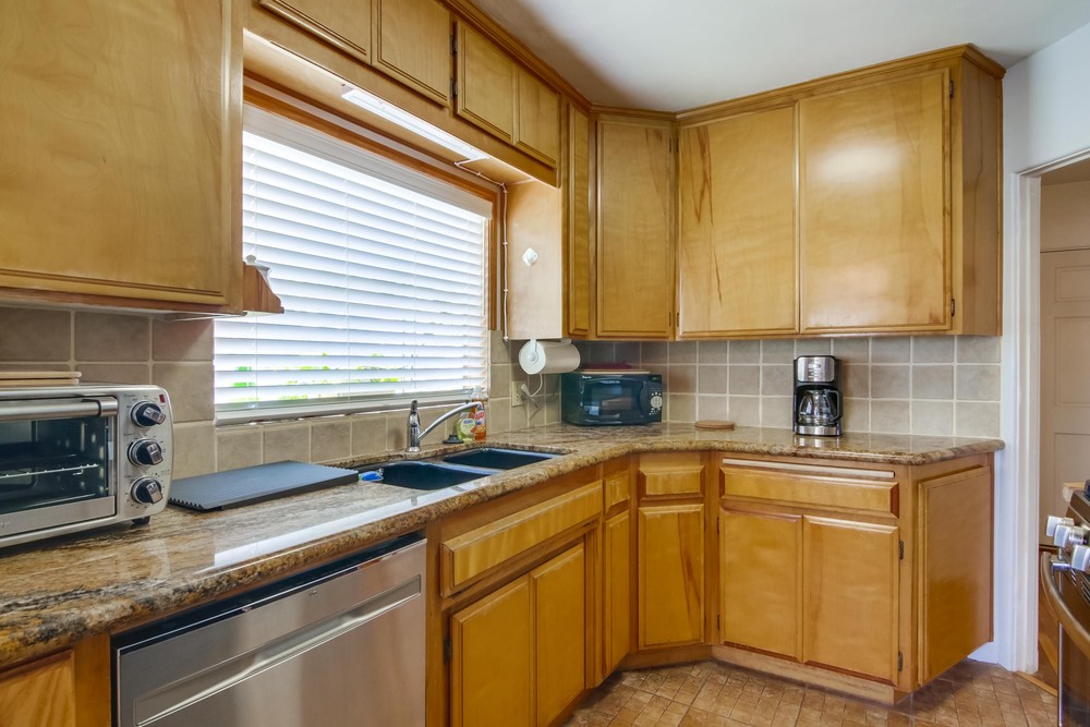 Virtual tour photo 20 of 32 for 709 Whiting Ct