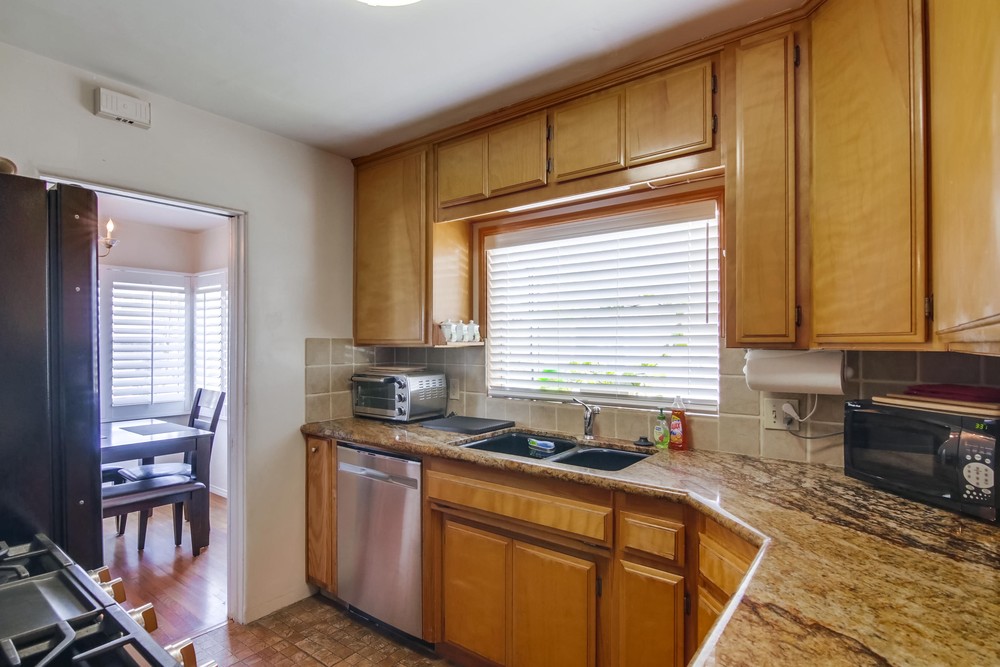 Virtual tour photo 21 of 32 for 709 Whiting Ct